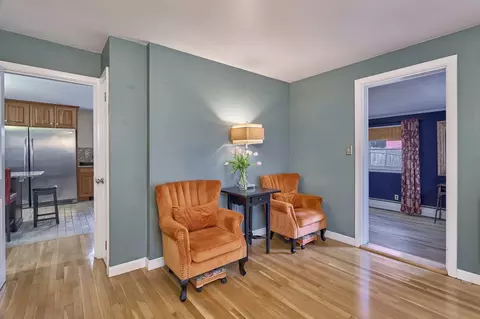 Entry Way - 9 Sutherland Rd, Lexington, MA 02421 photo 1 of 2