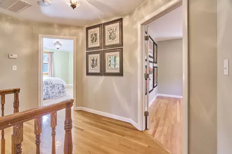 Entry Way - 9 Sutherland Rd, Lexington, MA 02421 photo 2 of 2