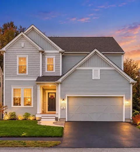 33 Skyhawk Cir, Weymouth, MA 02190