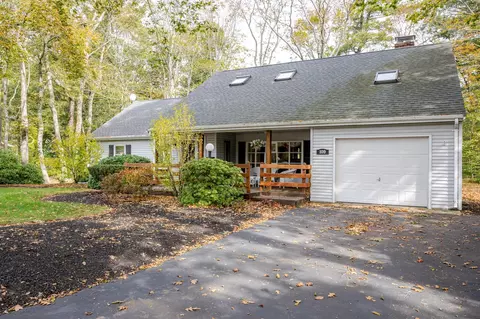 109 Russell Ln, Abington, MA 02351