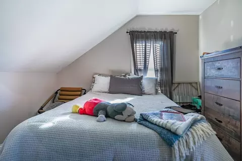 Bedroom - 463 Montaup St, Fall River, MA 02724 photo 7 of 9