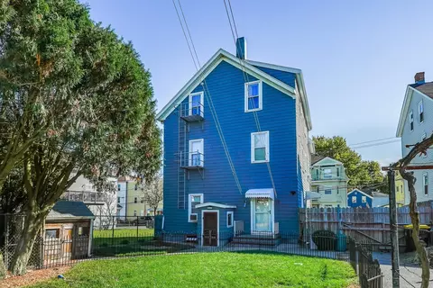 Exterior - 463 Montaup St, Fall River, MA 02724 photo 2 of 4