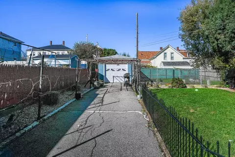Exterior - 463 Montaup St, Fall River, MA 02724 photo 4 of 4