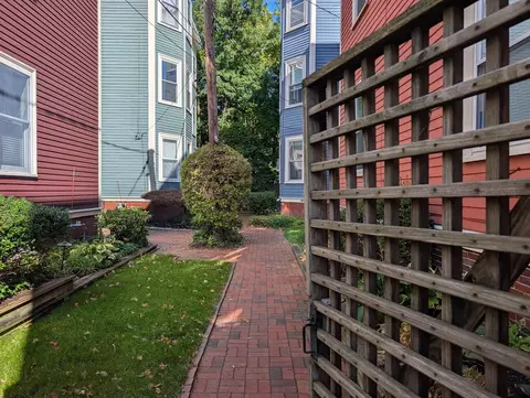 16 2 Magnolia Ave # -1, Cambridge, MA 02138
