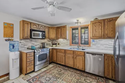 Kitchen - 3 Matthew Dr, Easthampton, MA 01027 photo 2 of 3