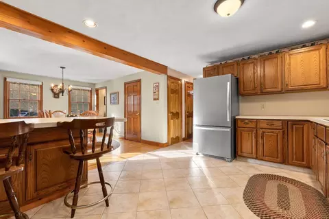 Entry Way - 3 Anthony Ln, Danvers, MA 01923 photo 2 of 7