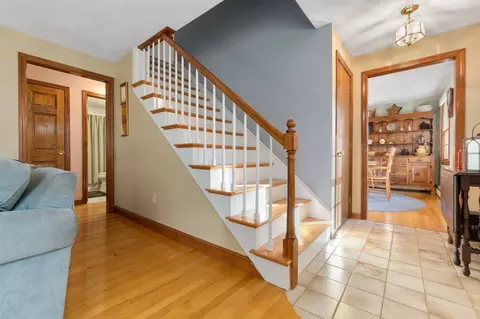 Entry Way - 3 Anthony Ln, Danvers, MA 01923 photo 4 of 7