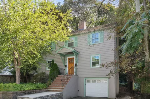 44 Mount Vernon, Brighton, MA 02135