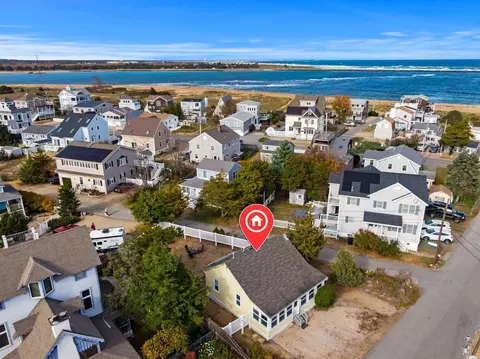 6 76th St, Newburyport, MA 01950