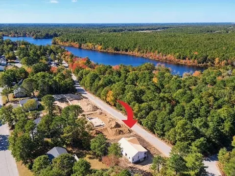 39 Blissful Ln, Wareham, MA 02538