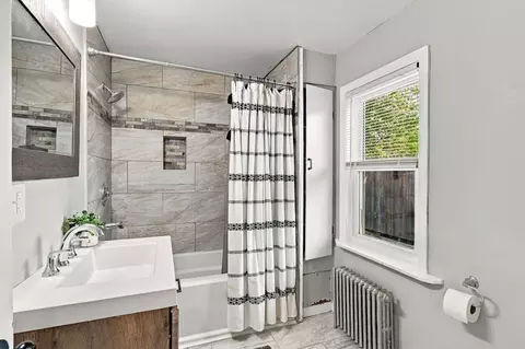 Bath - 84 Wilton St, Springfield, MA 01109 photo 1 of 2