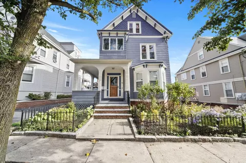 49 Dartmouth St #2, Somerville, MA 02145
