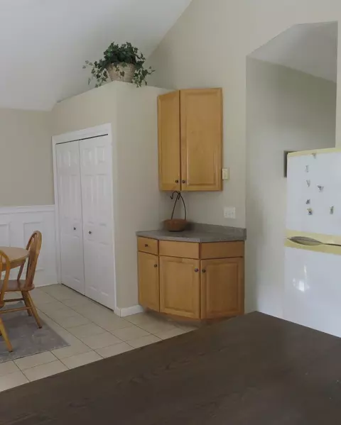 Kitchen - 11 Sonoma Dr, Worcester, MA 01605 photo 4 of 5