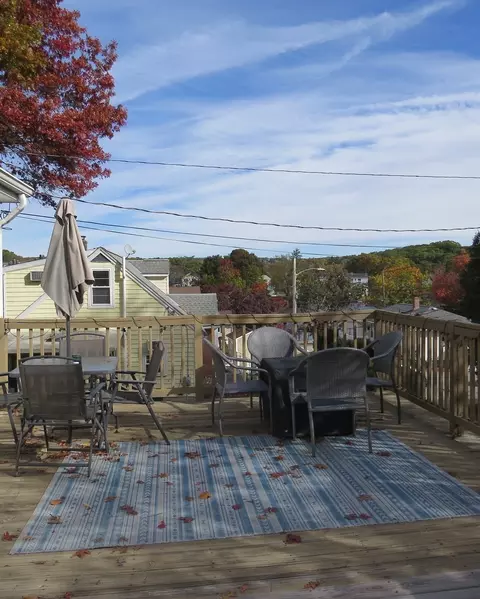 Exterior - 11 Sonoma Dr, Worcester, MA 01605 photo 1 of 6