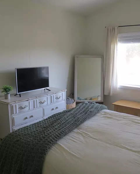 Bedroom - 11 Sonoma Dr, Worcester, MA 01605 photo 3 of 4