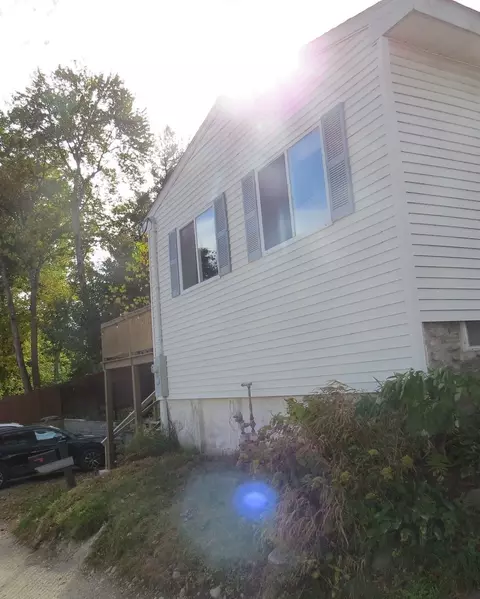 Exterior - 11 Sonoma Dr, Worcester, MA 01605 photo 5 of 6