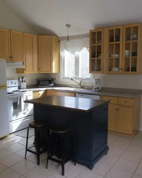 Kitchen - 11 Sonoma Dr, Worcester, MA 01605 photo 1 of 5