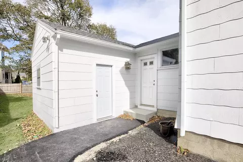 Exterior - 262 Washington St, Gloucester, MA 01930 photo 4 of 4