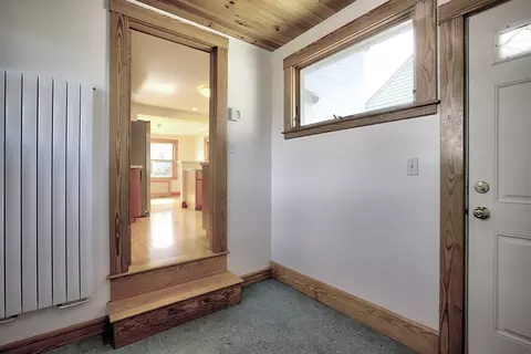 Entry Way - 262 Washington St, Gloucester, MA 01930 photo 7 of 7