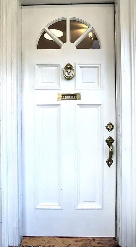 Entry Way - 262 Washington St, Gloucester, MA 01930 photo 1 of 7