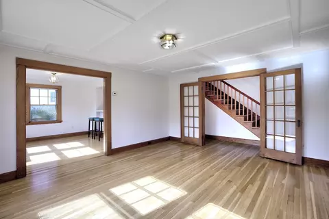 Living - 262 Washington St, Gloucester, MA 01930 photo 2 of 7