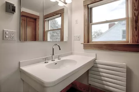 Bath - 262 Washington St, Gloucester, MA 01930 photo 2 of 2
