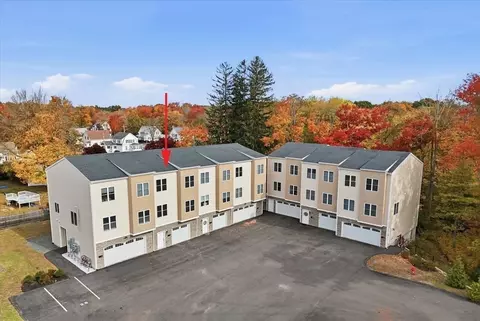 20 Dyer St #20, Rockland, MA 02370
