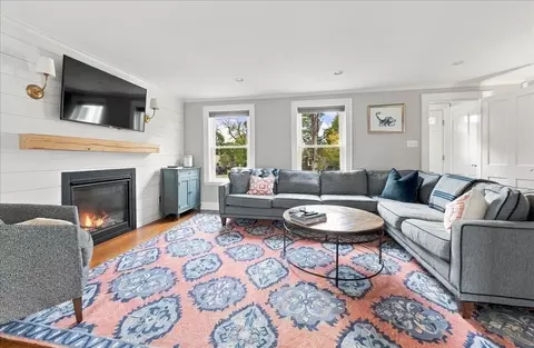 Living - 14 Colby Rd, Hingham, MA 02043 photo 2 of 4