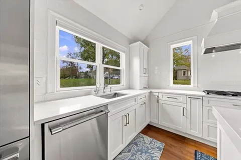 Kitchen - 14 Colby Rd, Hingham, MA 02043 photo 3 of 5