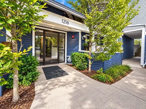 1216 Vfw Pkwy #41, West Roxbury, MA 02132