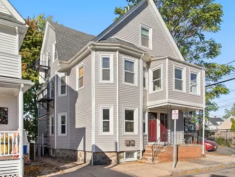 16-18 Meridian Pkwy, Malden, MA 02148
