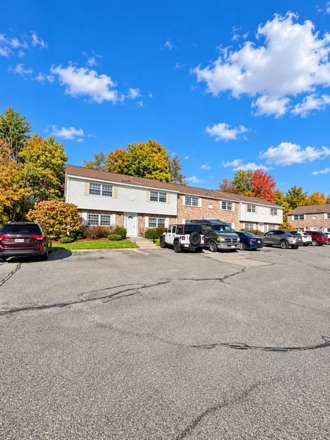 90 Washington Park Dr #1, Andover, MA 01810