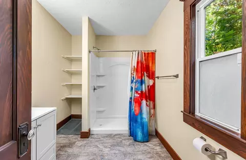 Bath - 775 White St, Springfield, MA 01108 photo 1 of 3