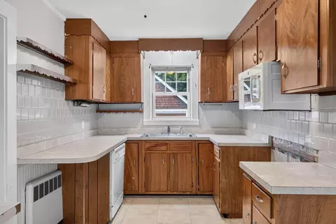 Kitchen - 196 Sisson Rd, Harwich, MA 02645 photo 2 of 2