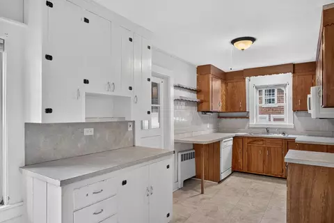 Kitchen - 196 Sisson Rd, Harwich, MA 02645 photo 1 of 2
