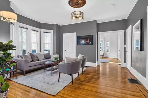 9 Dartmouth St, Somerville, MA 02145