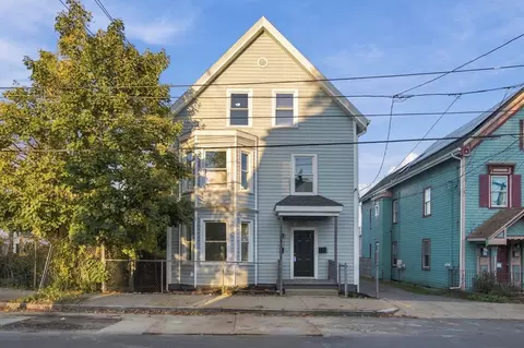 93 Chestnut St, Lynn, MA 01902