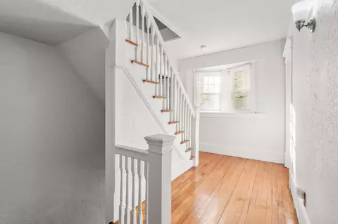 Entry Way - 25 Marengo Park, Springfield, MA 01108 photo 2 of 3