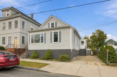 215 Clifford St, New Bedford, MA 02745