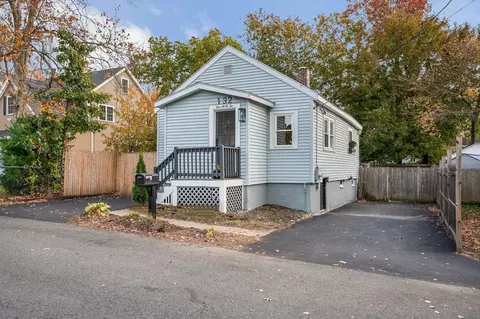132 Vernon St, Tewksbury, MA 01876