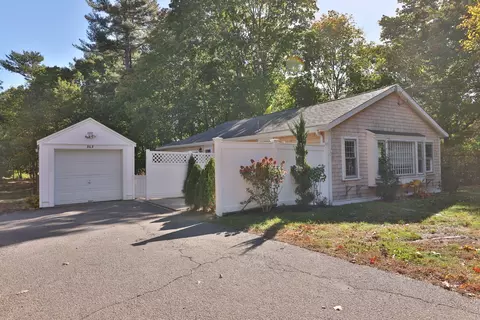 363 Tremont St, Duxbury, MA 02332