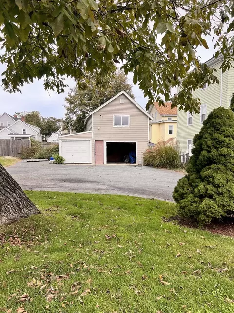 580 Pine St, Fall River, MA 02720 photo 5