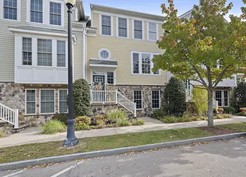 70 Parkview St, Weymouth, MA 02190