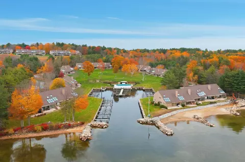2 Portside Dr #4, Moultonborough, NH 03254