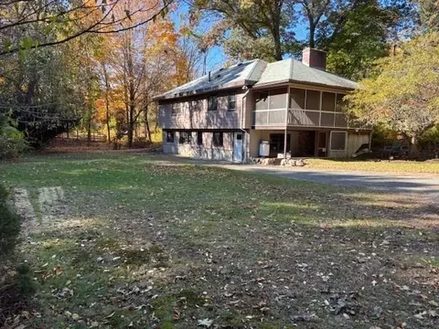 Exterior - 152 River St, Middleton, MA 01949 photo 2 of 17