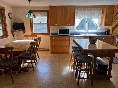 Kitchen - 152 River St, Middleton, MA 01949 photo 3 of 5