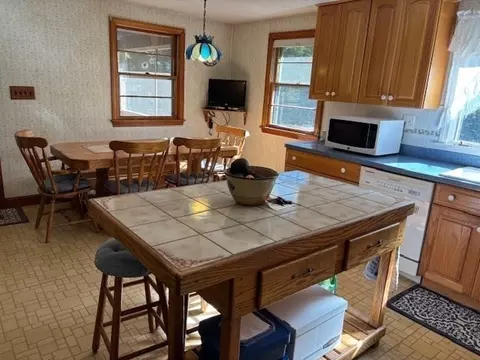 Kitchen - 152 River St, Middleton, MA 01949 photo 5 of 5