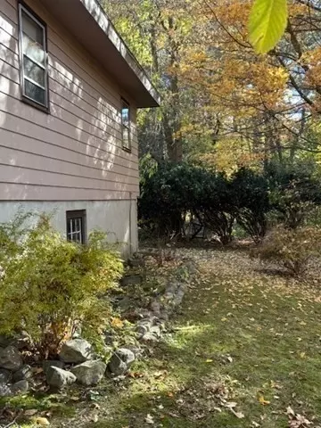 Exterior - 152 River St, Middleton, MA 01949 photo 14 of 17