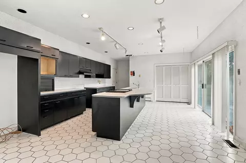 Kitchen - 29 Whisper Dr, Worcester, MA 01609 photo 2 of 3