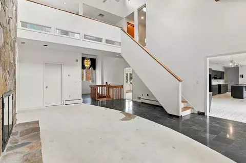 Living - 29 Whisper Dr, Worcester, MA 01609 photo 1 of 10